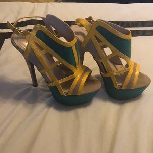 High heel shoes size 7 1/2